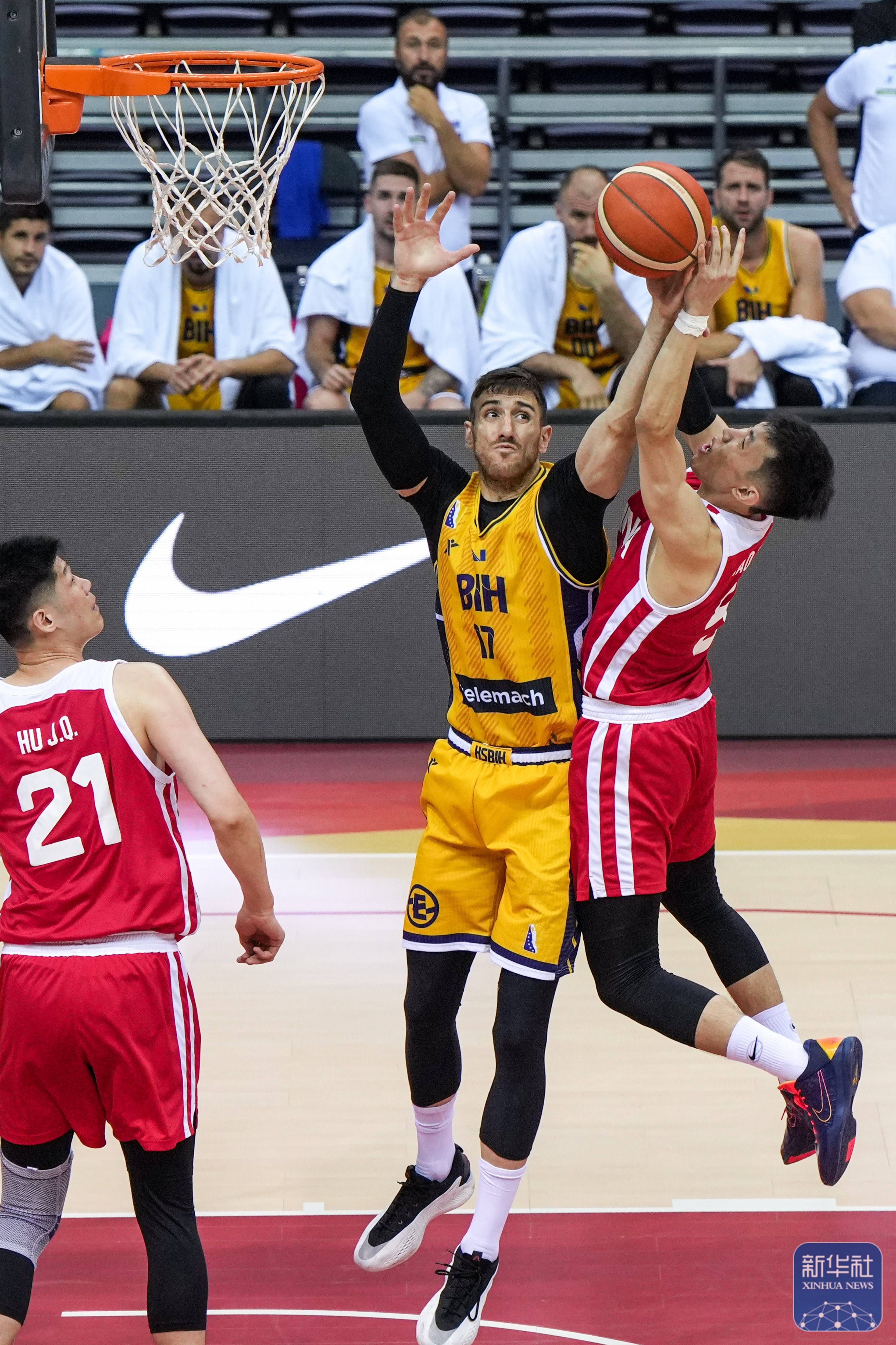 国际比赛日体能课后；洛杉矶湖人绝杀压哨备战中超；球迷炸锅；控场能力受关注的简单介绍